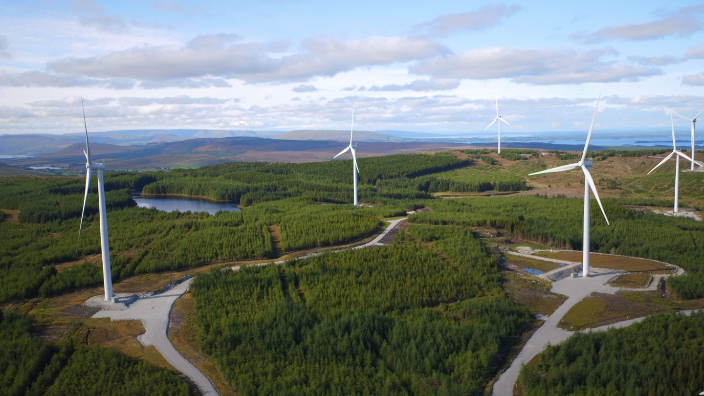 the-largest-wind-farm-in-ireland-has-entered-commercial-operation